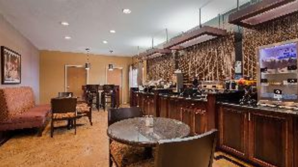 Best Western Manhattan Inn Image 15